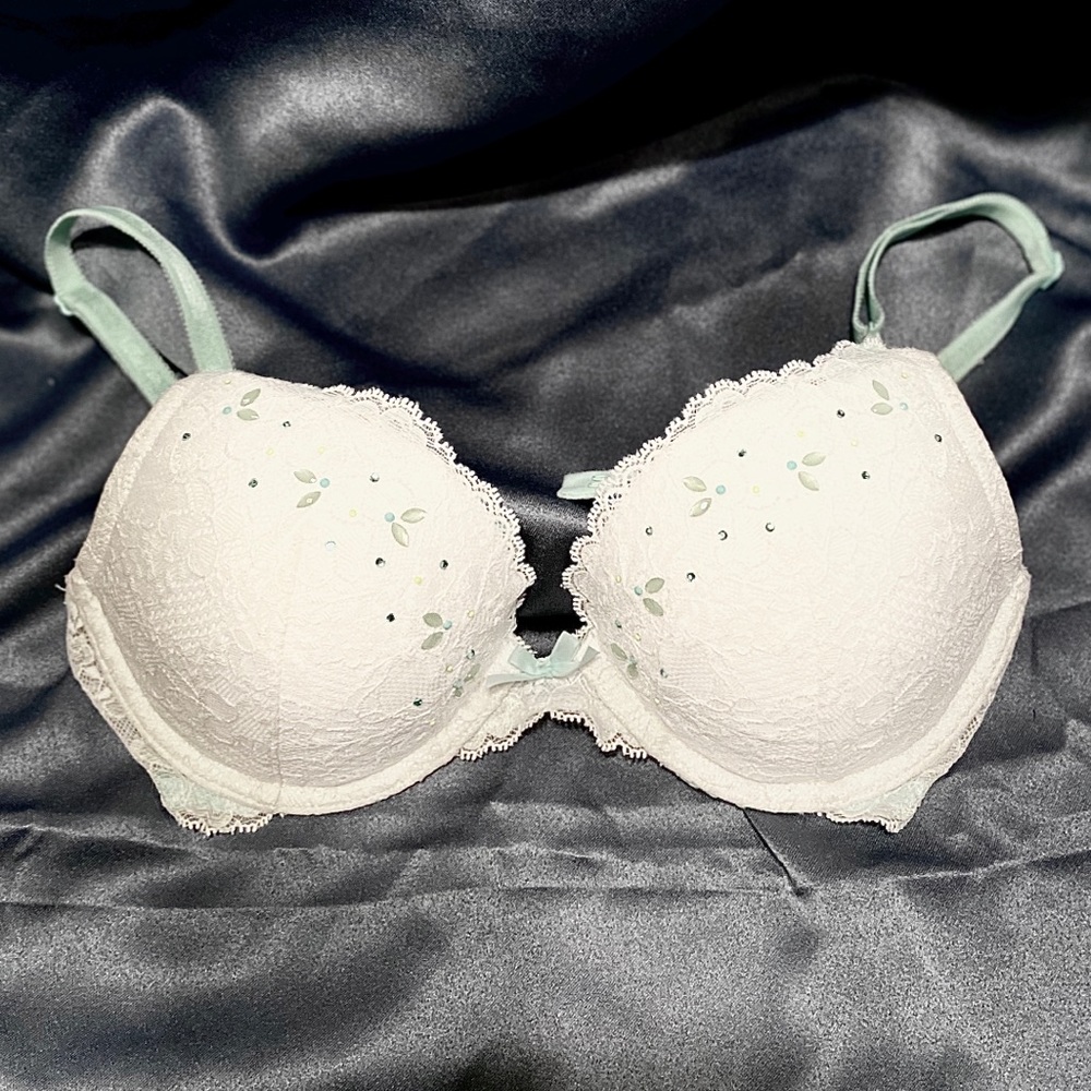 White Lace Victoria's Secret Bra, 34C